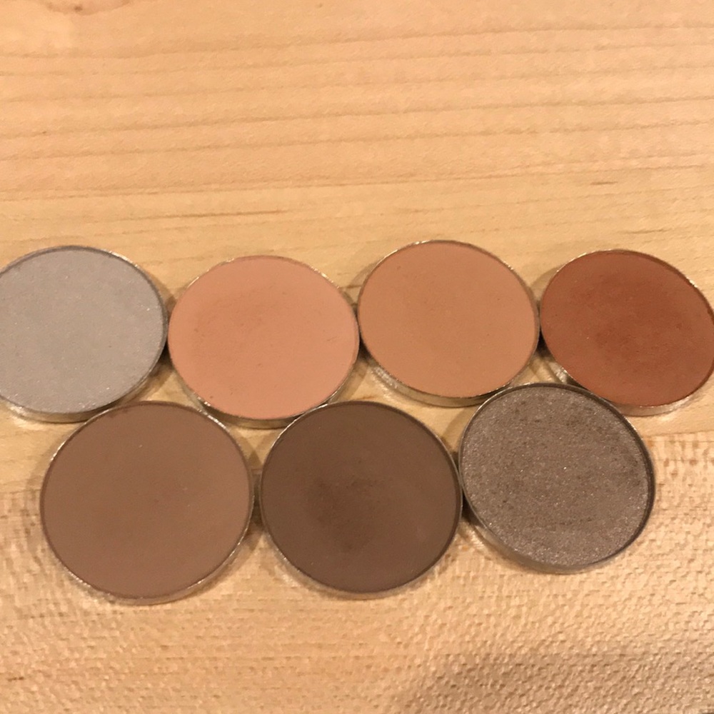 Eye shadow